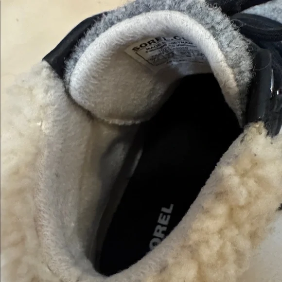 Sorel Black and Gray Fleece-Lined Boots - Picture 8 of 9